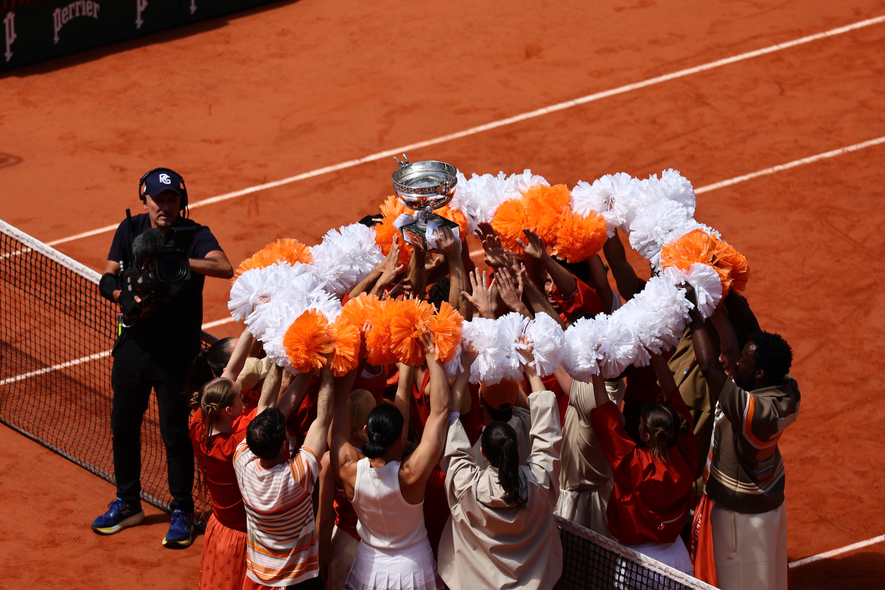 Dancers, opening ceremony, men's final, Roland-Garros 2026