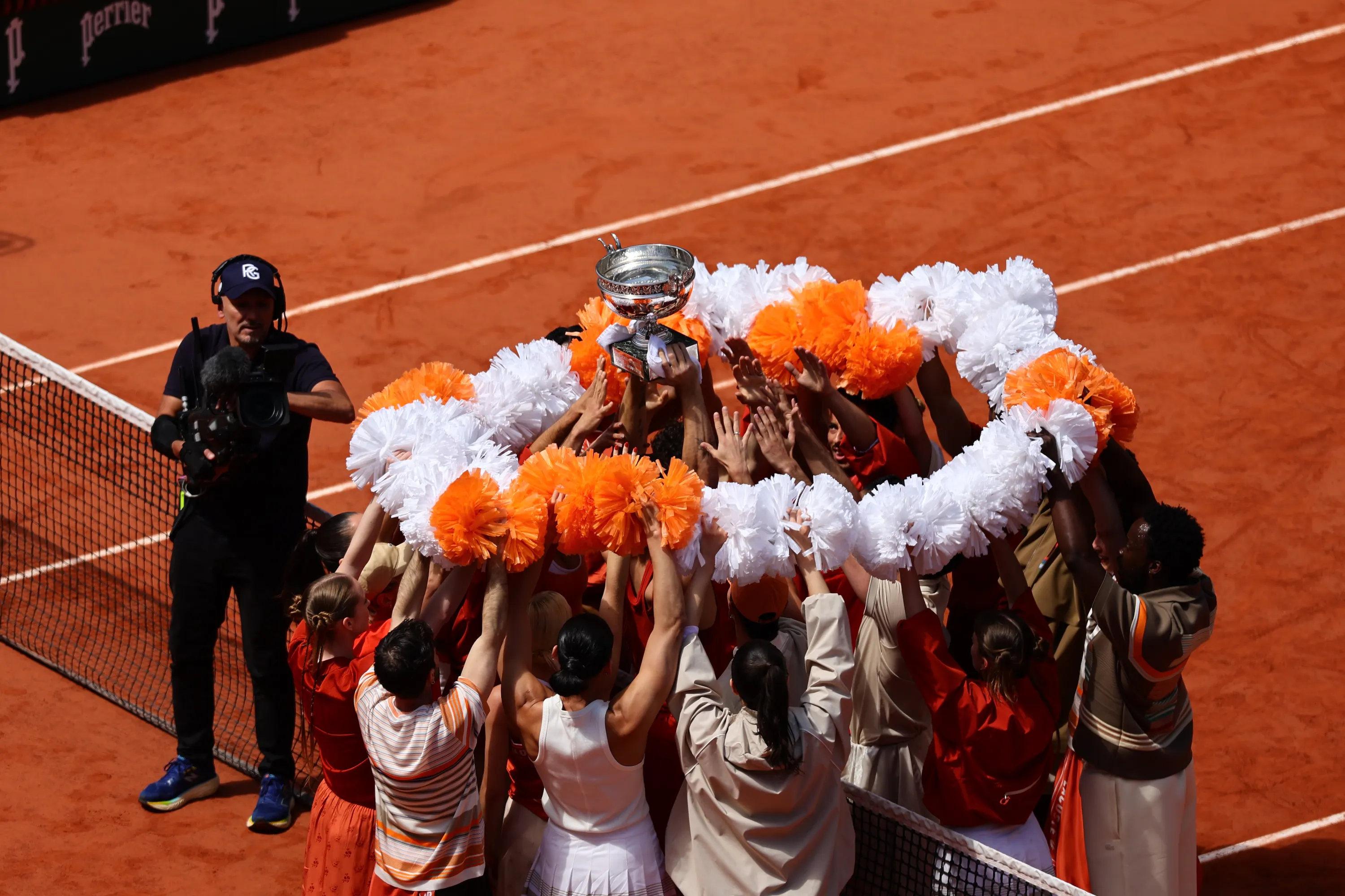 Dancers, opening ceremony, men's final, Roland-Garros 2026