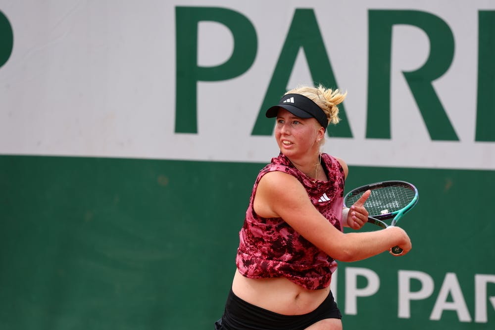 Clara Tauson, Roland-Garros 2023, qualifying first round