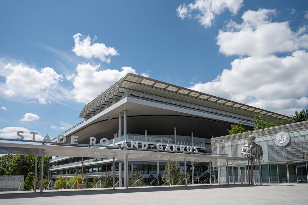 La nouvelle entrée du public du stade Roland-Garros avec la statue de l'aviateur 2021