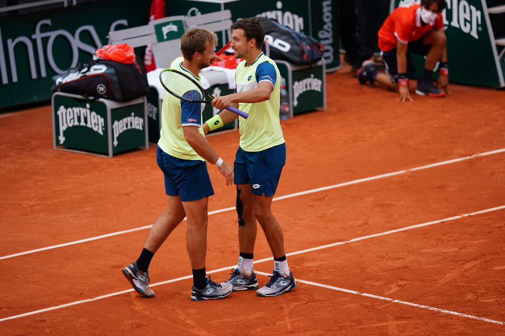 Pavic, Soares lock in final against defending champions - Roland