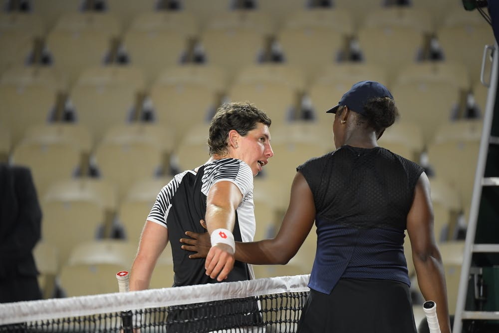Carla Suarez Nvarro and Sloane Stephens, Roland-Garros 2021, first round
