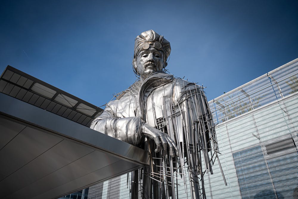 Sculpture Roland Garros Aviateur Caroline Brisset