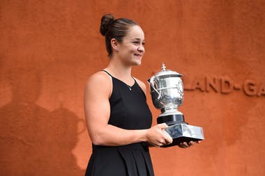 Ashleigh Barty trophy shoot