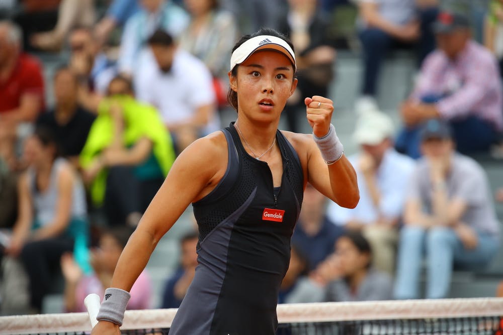 Qiang Wang fist pumping Roland-Garros 2018