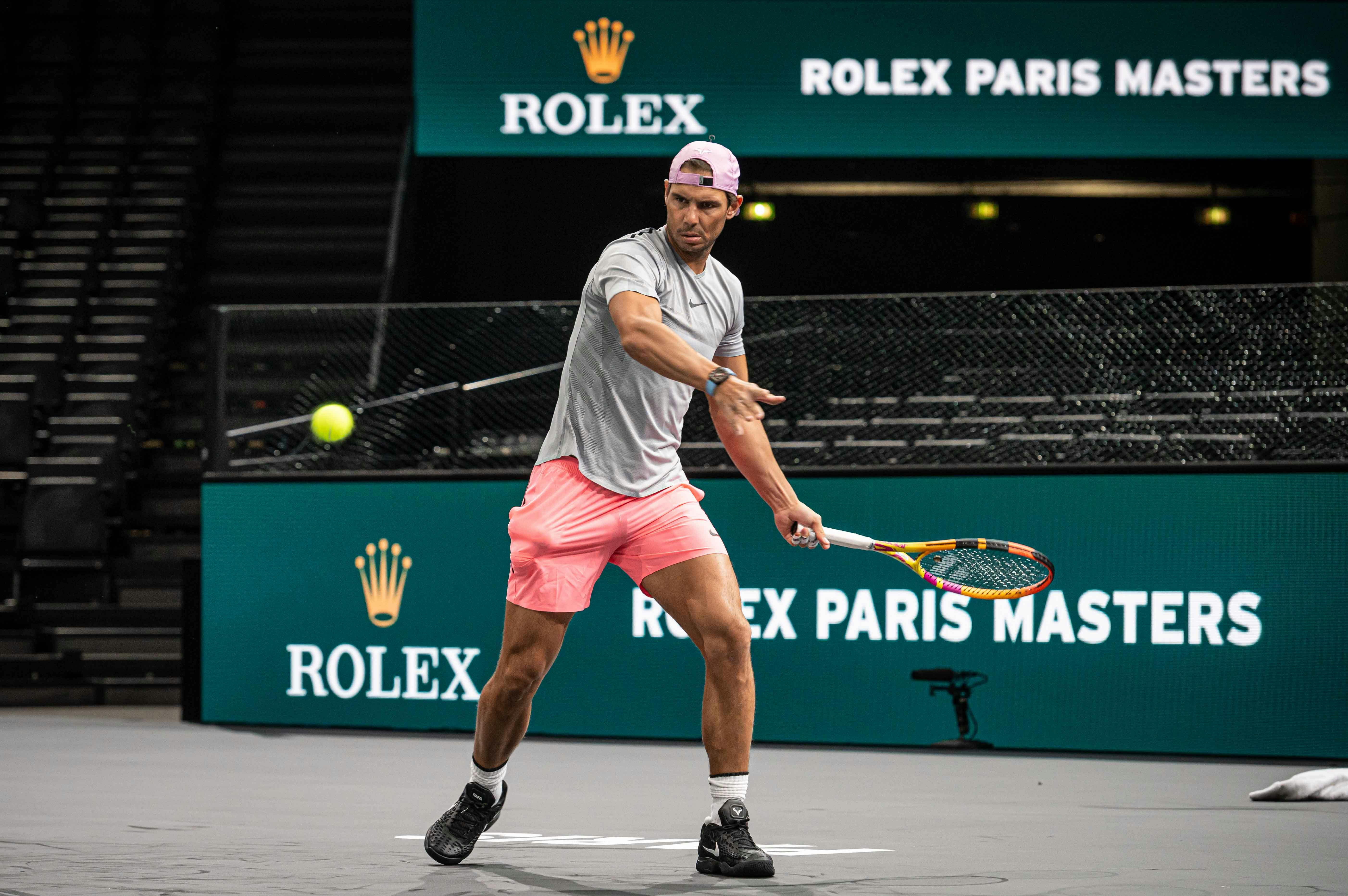 Dès les premières balles, même à l'échauffement, le 13e fois champion de Roland-Garros annonce la couleur : con-cen-tré !