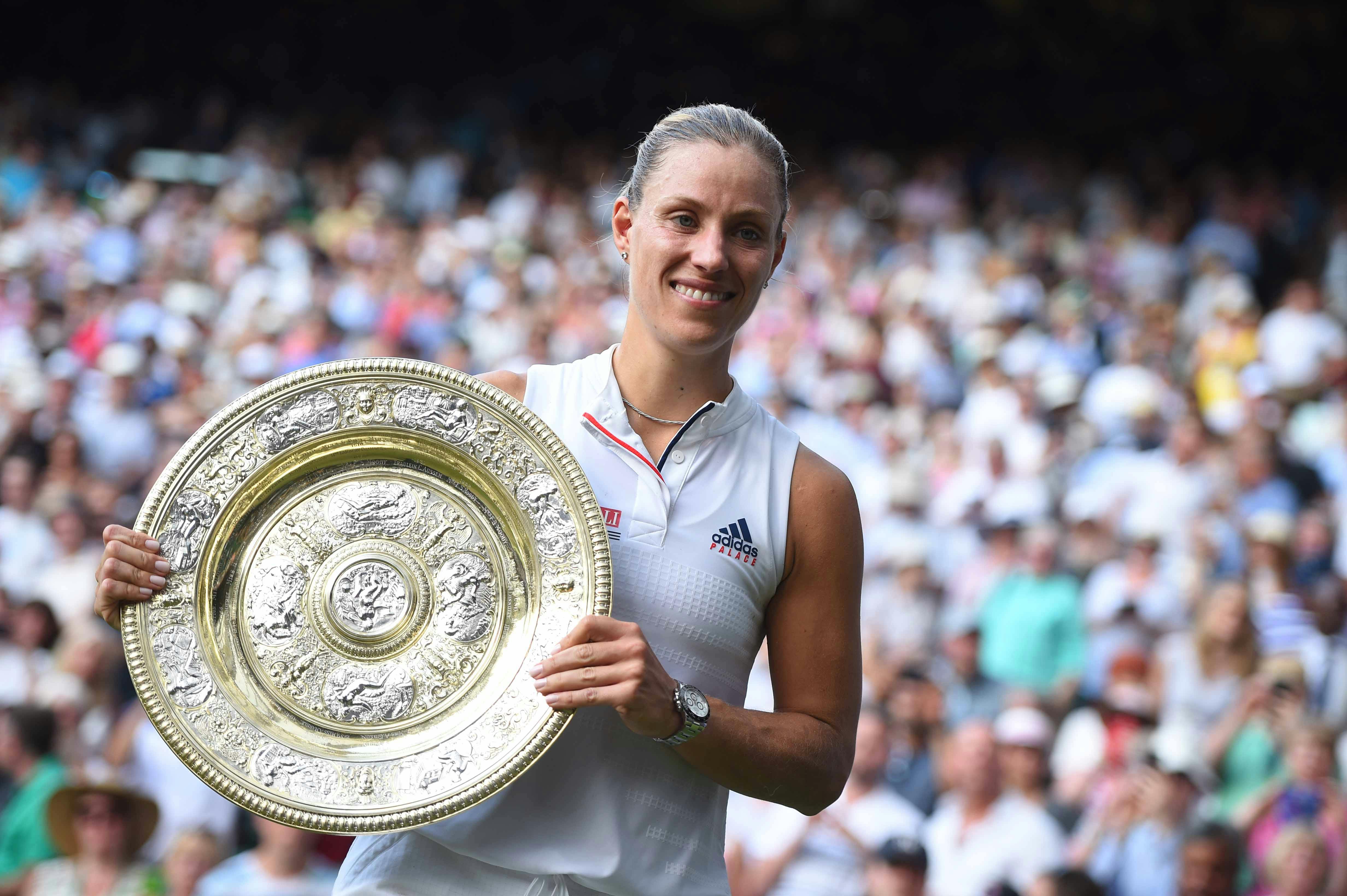 Angelique Kerbert trophy Wimbledon 2018 trophée