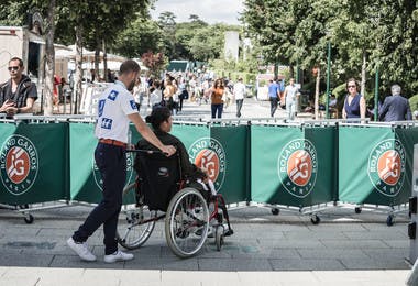 Aide aux personnes à mobilité réduite à Roland-Garros 2018