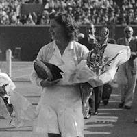 Margaret Osborne duPont Roland-Garros 1946.