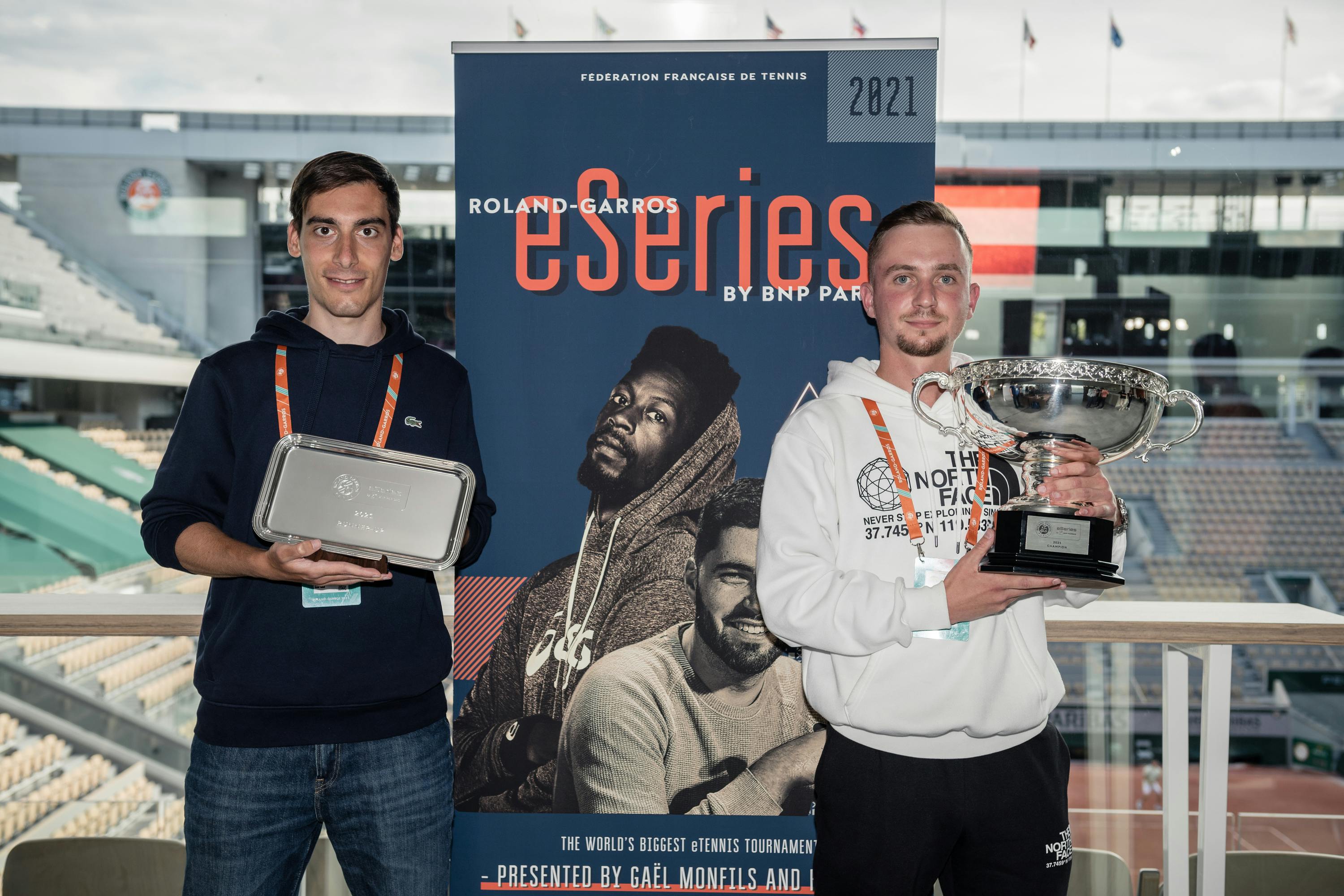 Le vainqueur Alexandre Lepine (France) et le finaliste Alessandro Dapporto (Italie) / eSeries 2021
