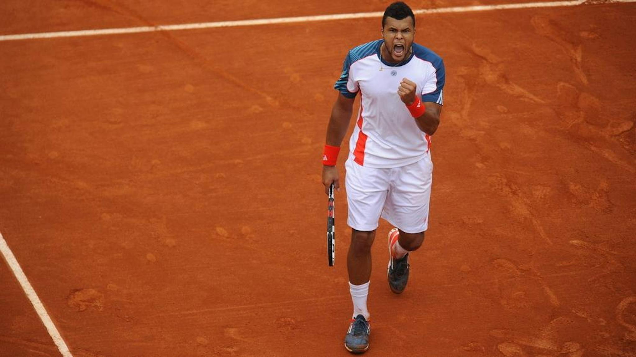 Tsonga a fait vibrer le public de Roland-Garros. Sa rage de vaincre l'a emmené deux fois en demi-finale et tout prêt d'un exploit immense en 2012 face à Novak Djokovic.