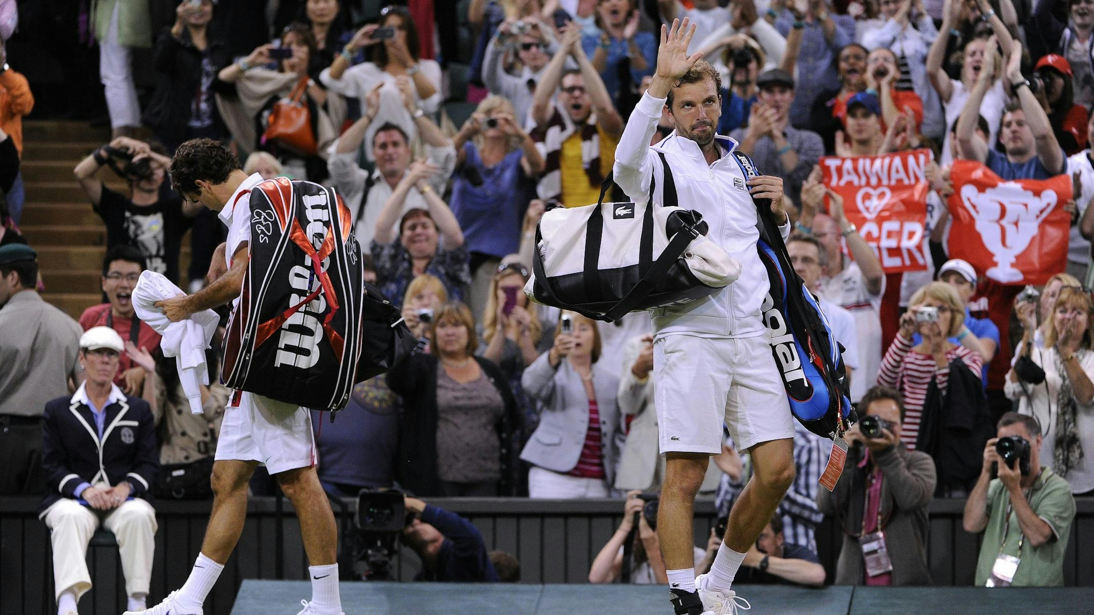 Julien Benneteau n'est pas passé loin de faire chuter Federer dans son jardin.