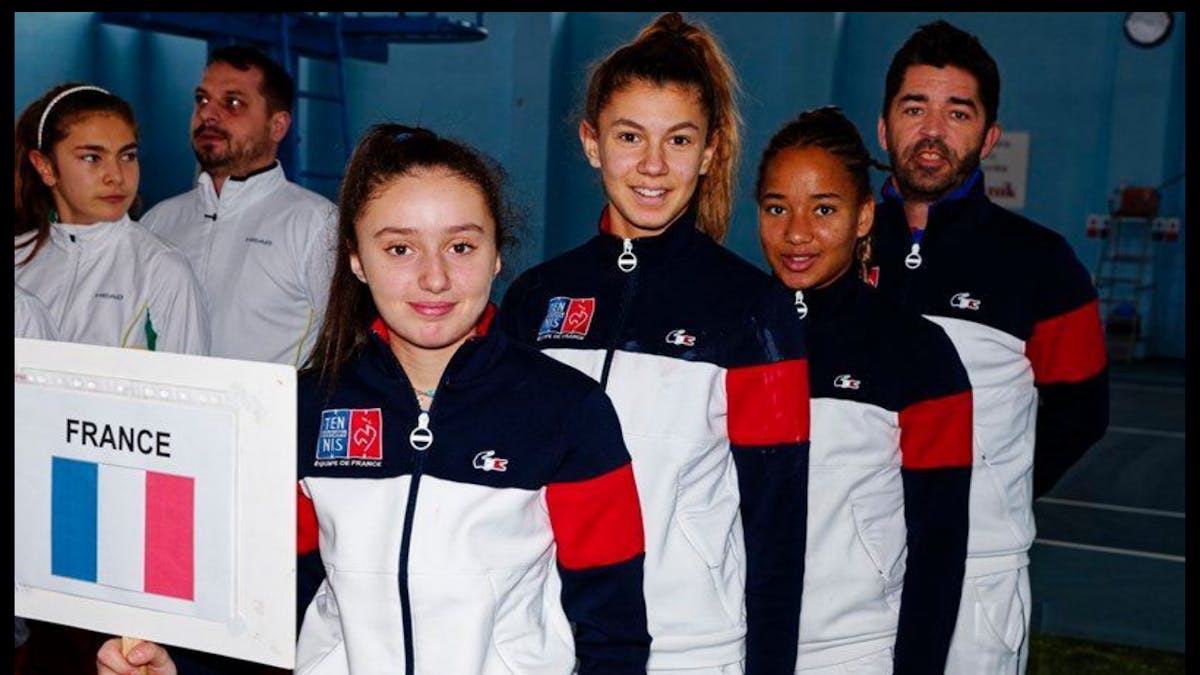 Vincent Bonnetain a lui aussi été capitaine des équipes de France jeunes filles;