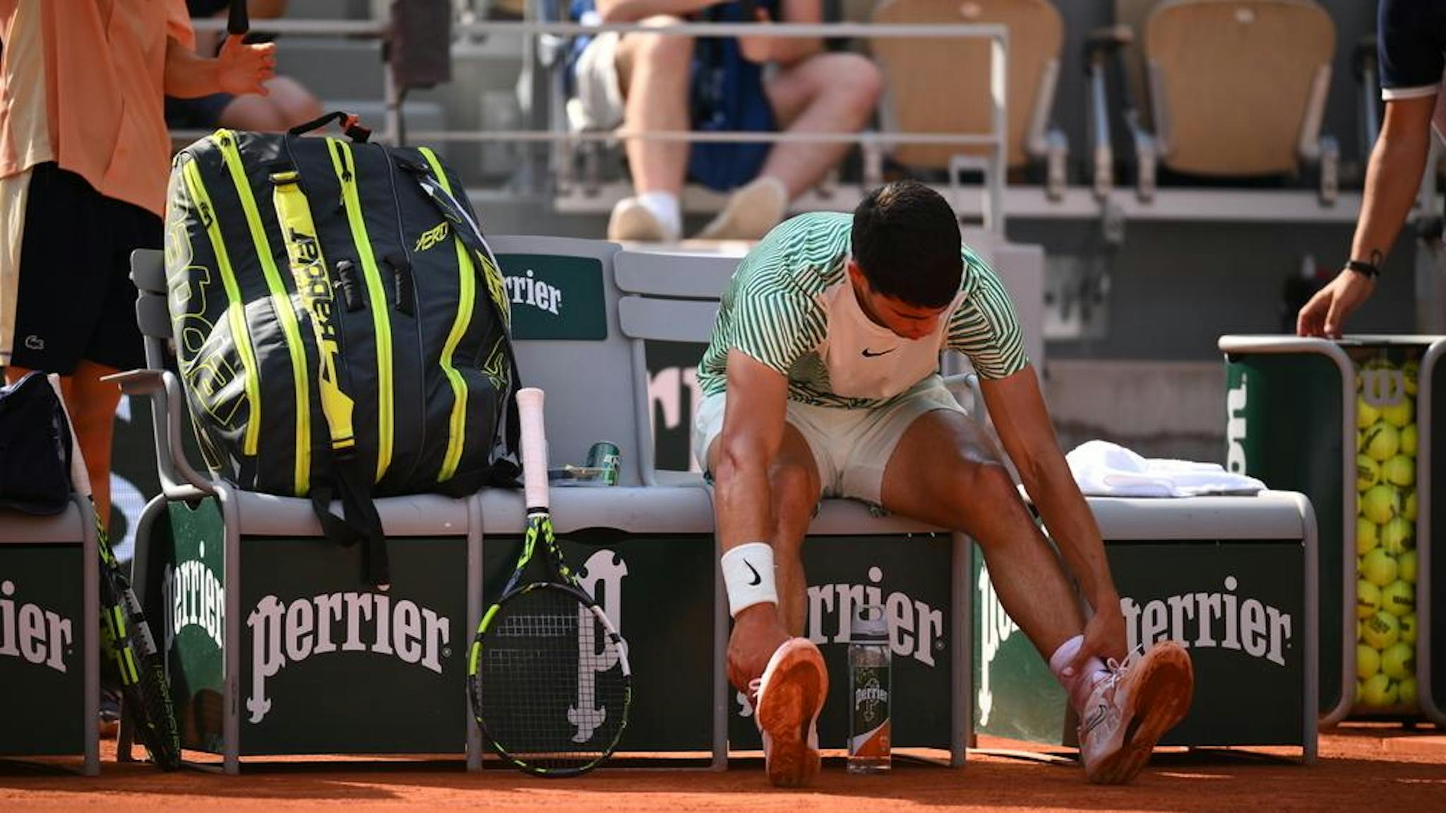 Les crampes de stress ont terrassé Carlos Alcaraz en demi-finale de Roland-Garros.