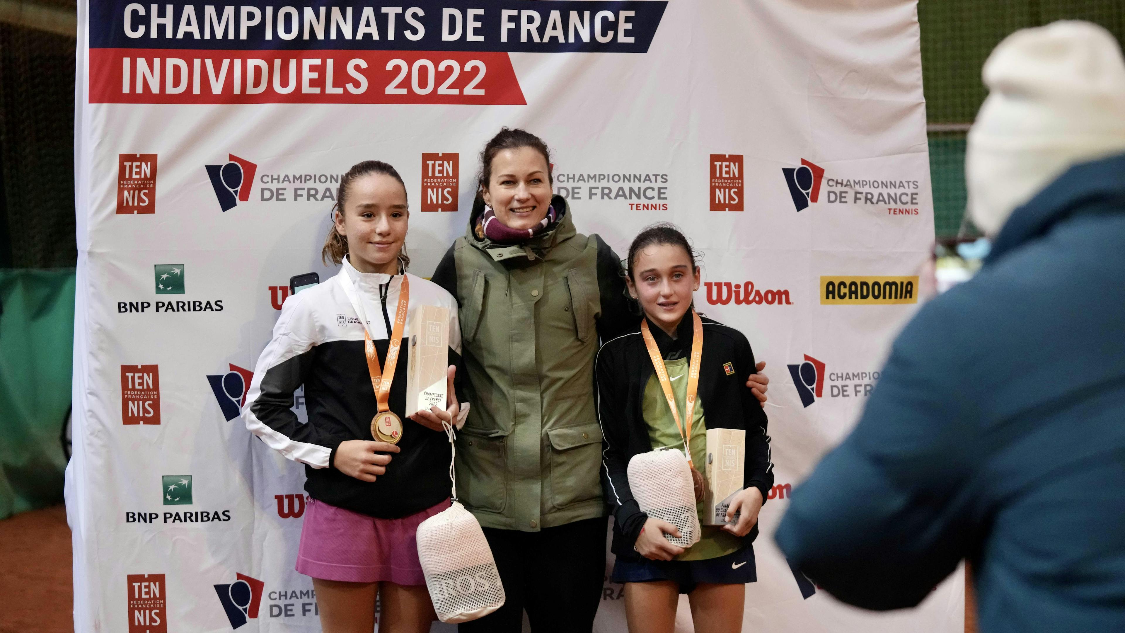 Iryna Brémond avec ses deux élèves du Pôle France, satisfaite !