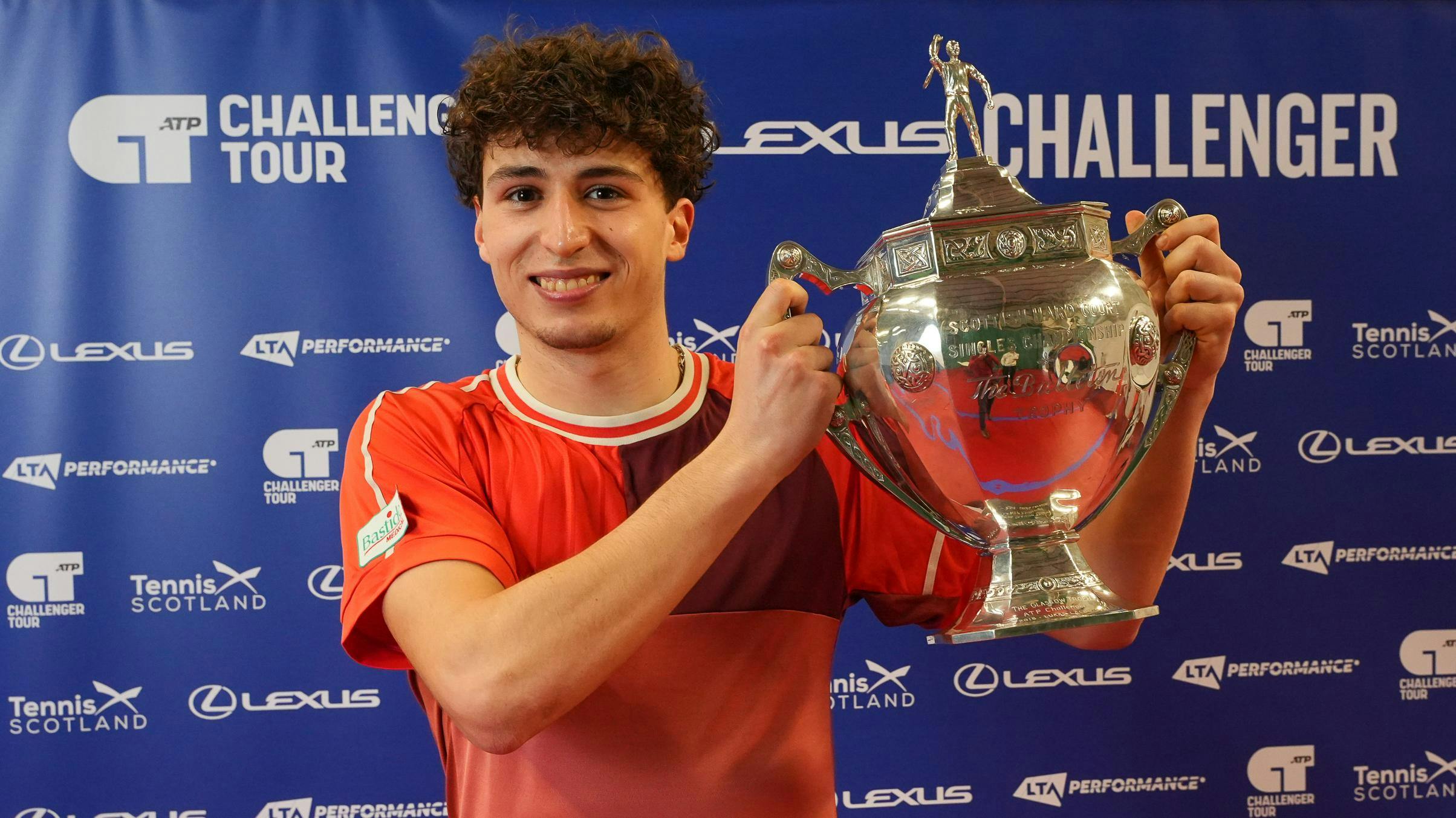 Un premier trophée en Challenger pour Clément !