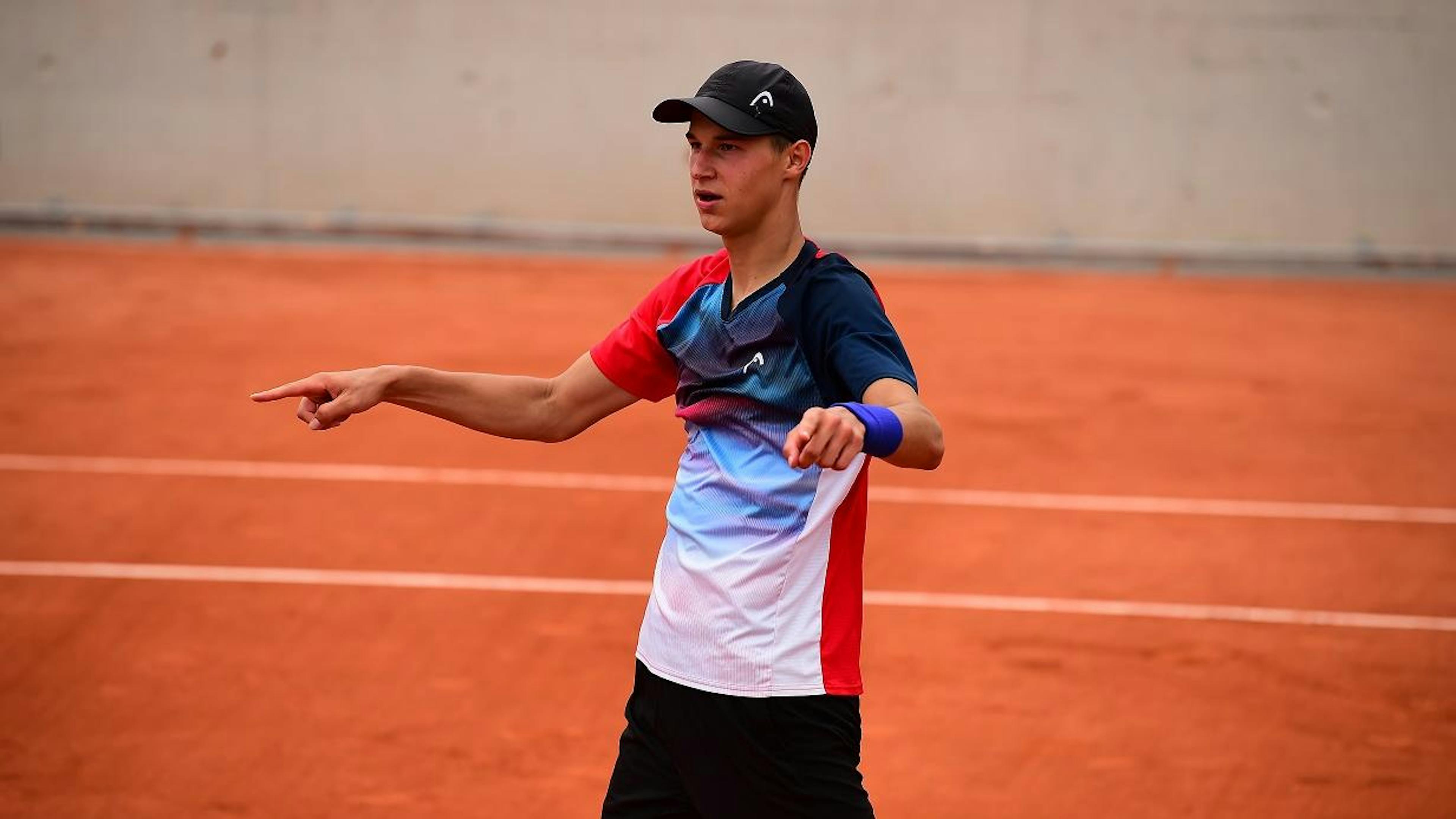 Deux victoires sans perdre une manche pour ce début de tournoi juniors.