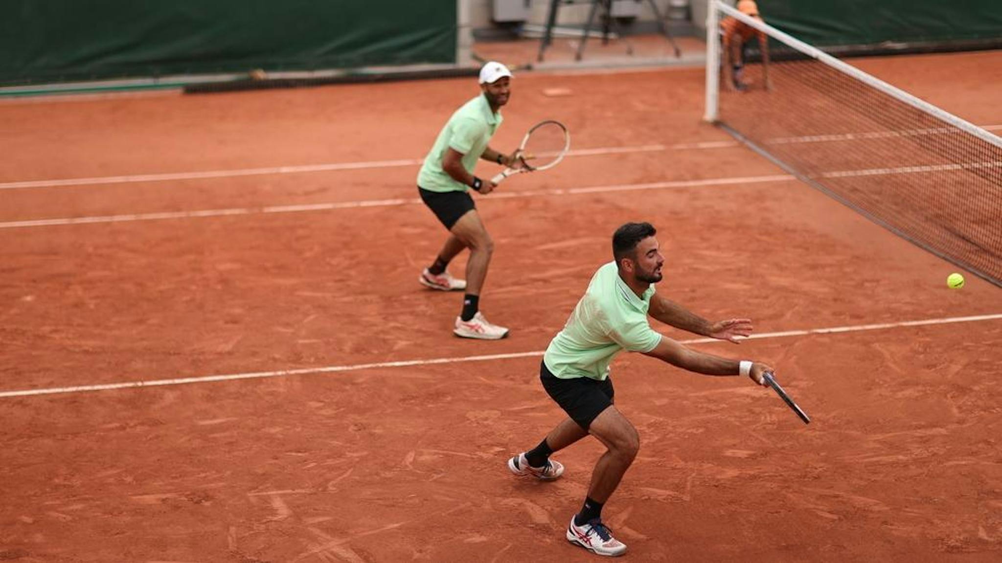 Fabien Reboul, à la volée aux côtés de Sadio Doumbia, lors du dernier Roland-Garros.