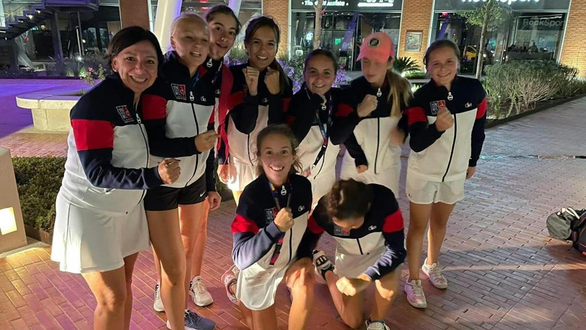 L'équipe de France filles après sa victoire face au Paraguay.