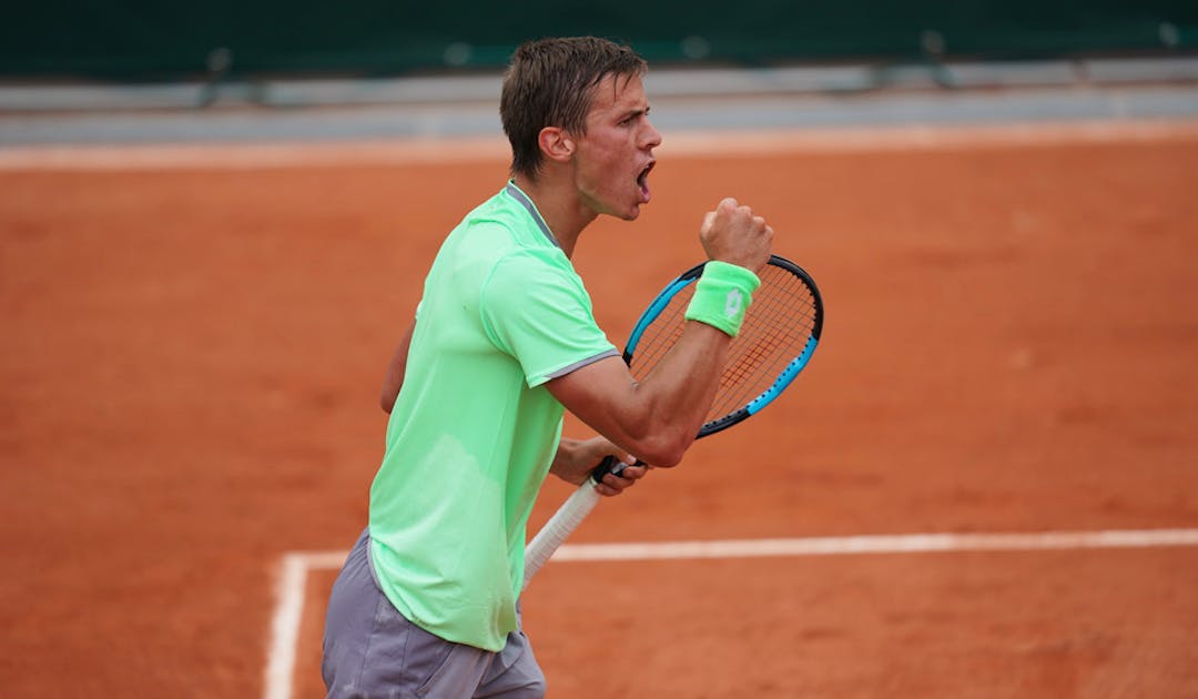 Matteo Martineau titré, Clara Burel progresse | Fédération française de tennis