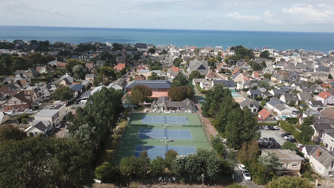 Tour de France des clubs centenaires : TC de Coutainville | Fédération française de tennis