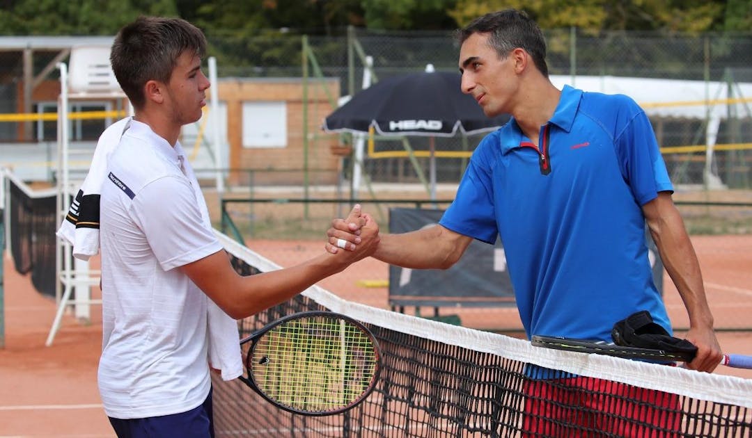 CDF 17-18 ans garçons : Axel Garcian par jet de l&#039;éponge | Fédération française de tennis