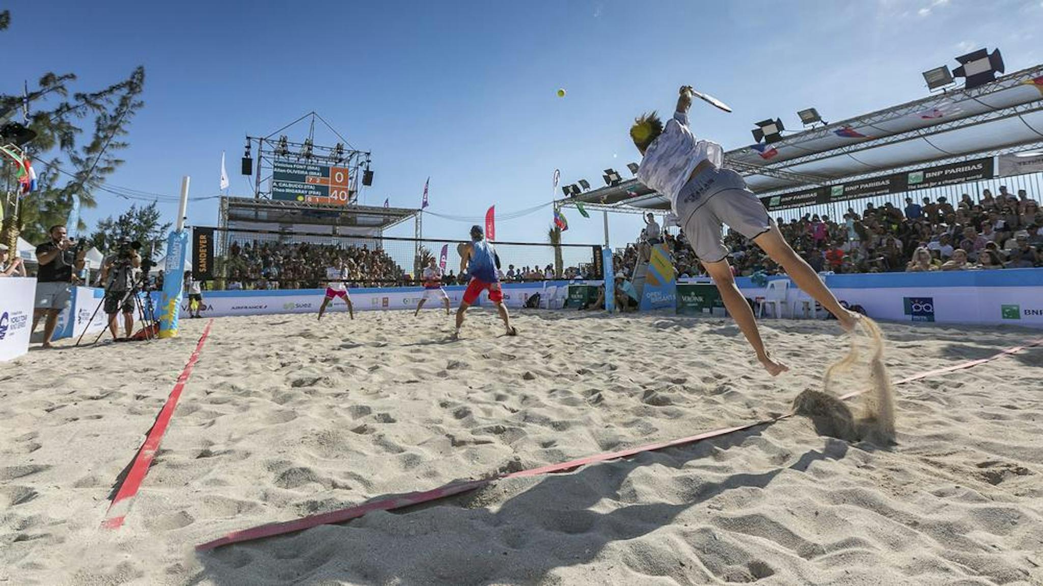 Le Beach tennis est une institution à la Réunion, à l'image du très populaire Open des Brisants.