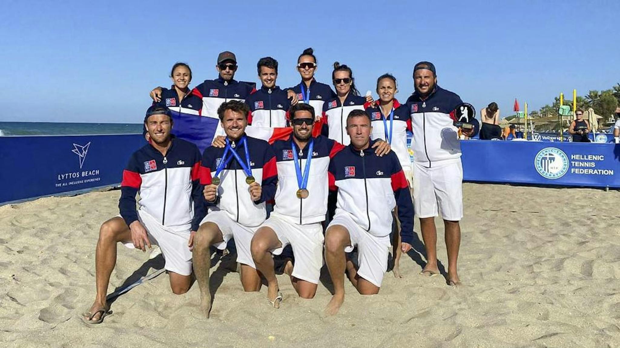 Champion d'Europe double messieurs avec Théo Irigaray et double mixte avec Marie-Eve Hoarau.