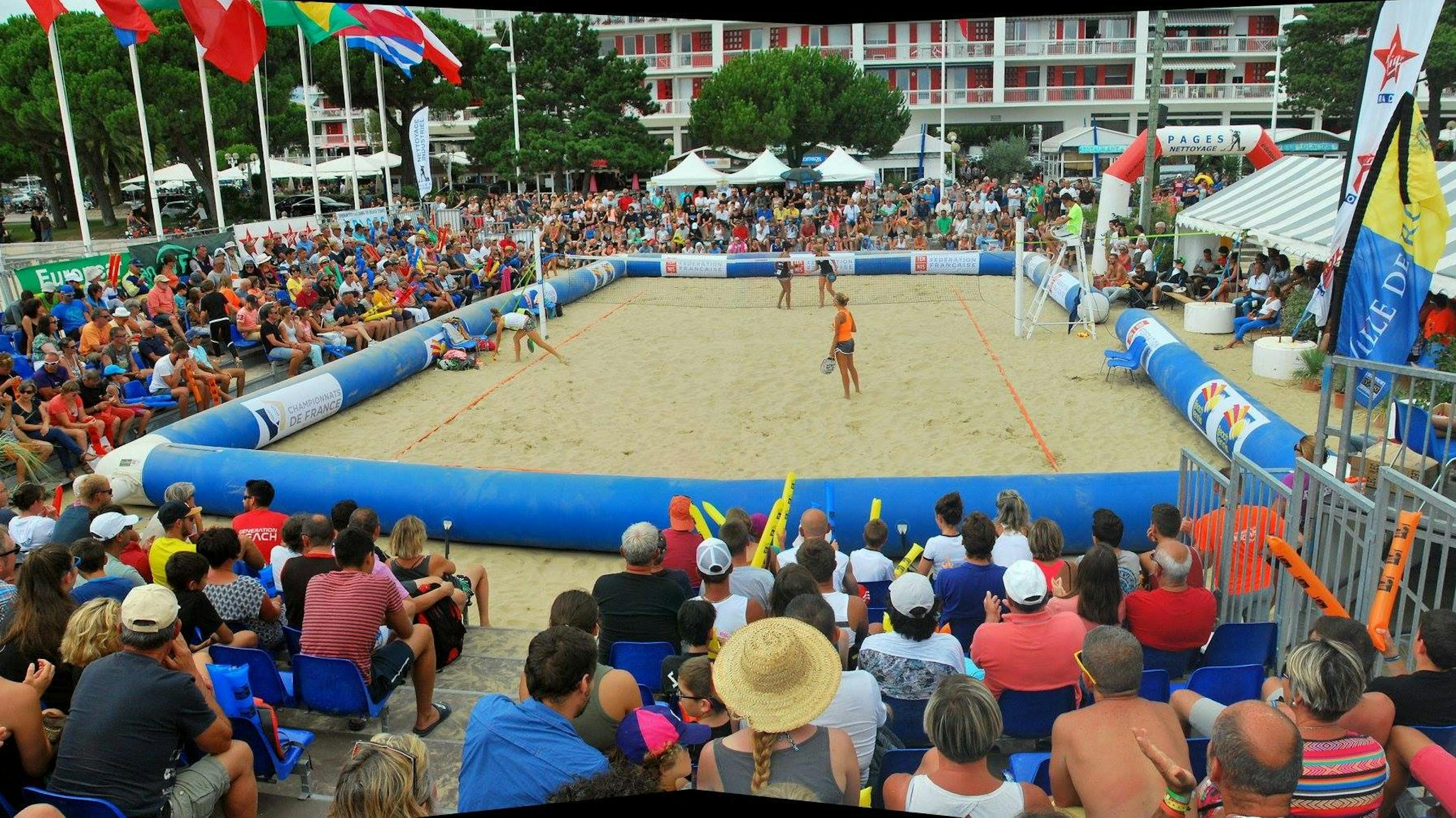 Court central Open International de beach tennis