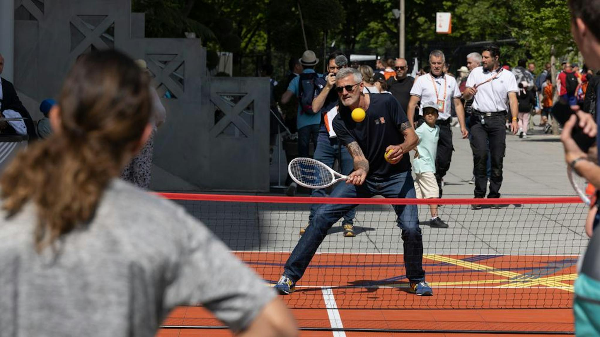 Le président de la FFT Gilles Moretton s'est exercé à l'Urban tennis.