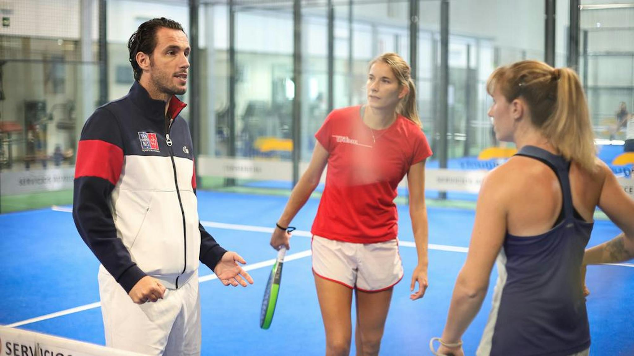 Robin Haziza avec Alix Collombon et Marie-Amélie Dardaine.