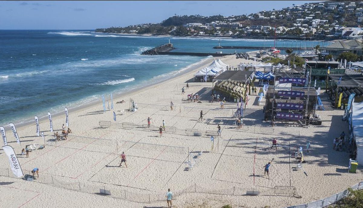 Carré beach : Guadeloupe, la Réunion : deux "plages", deux ambiances... | Fédération française de tennis