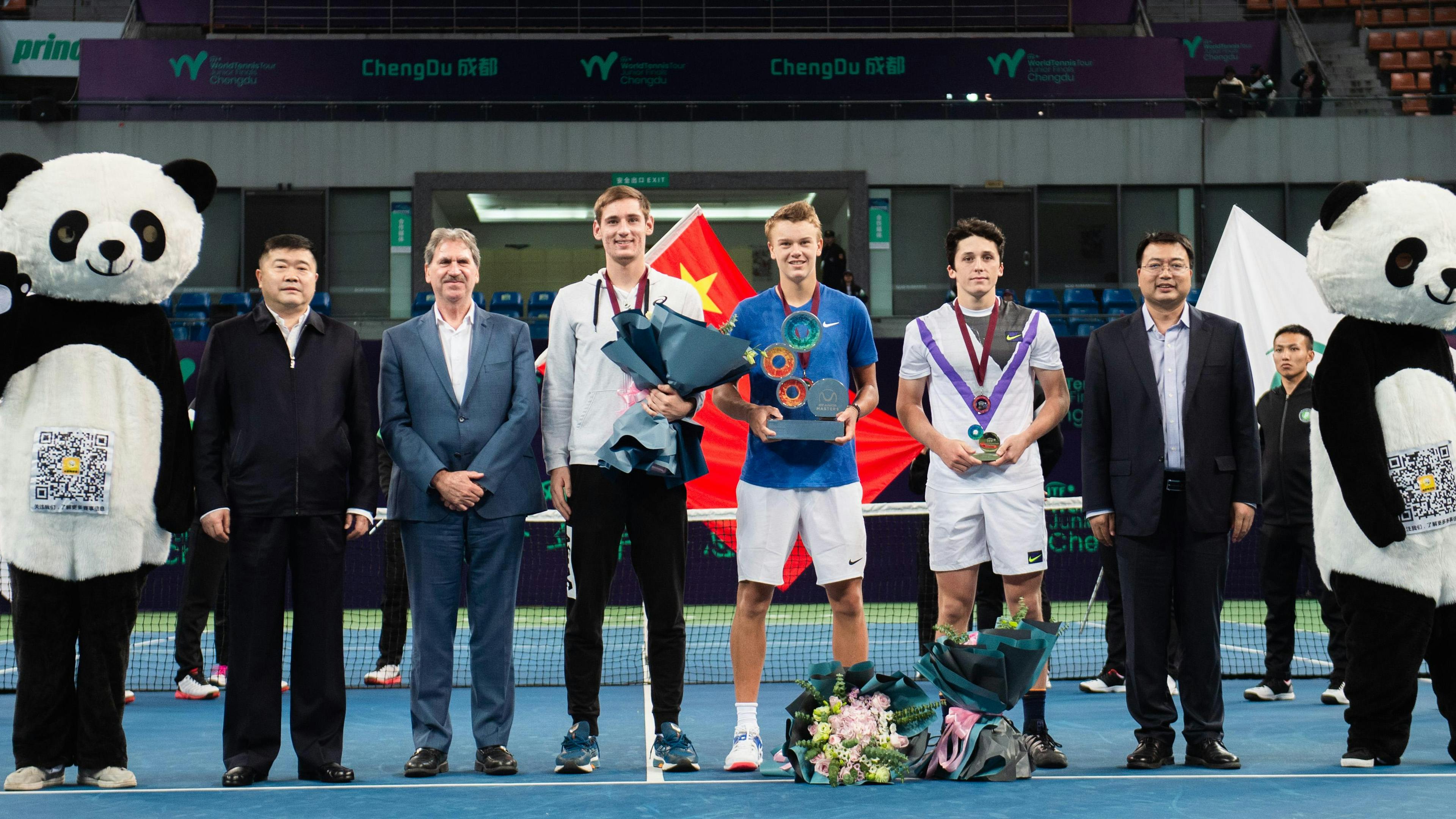 Harold Mayot et Valentin Royer sur le podium à Chendgu.