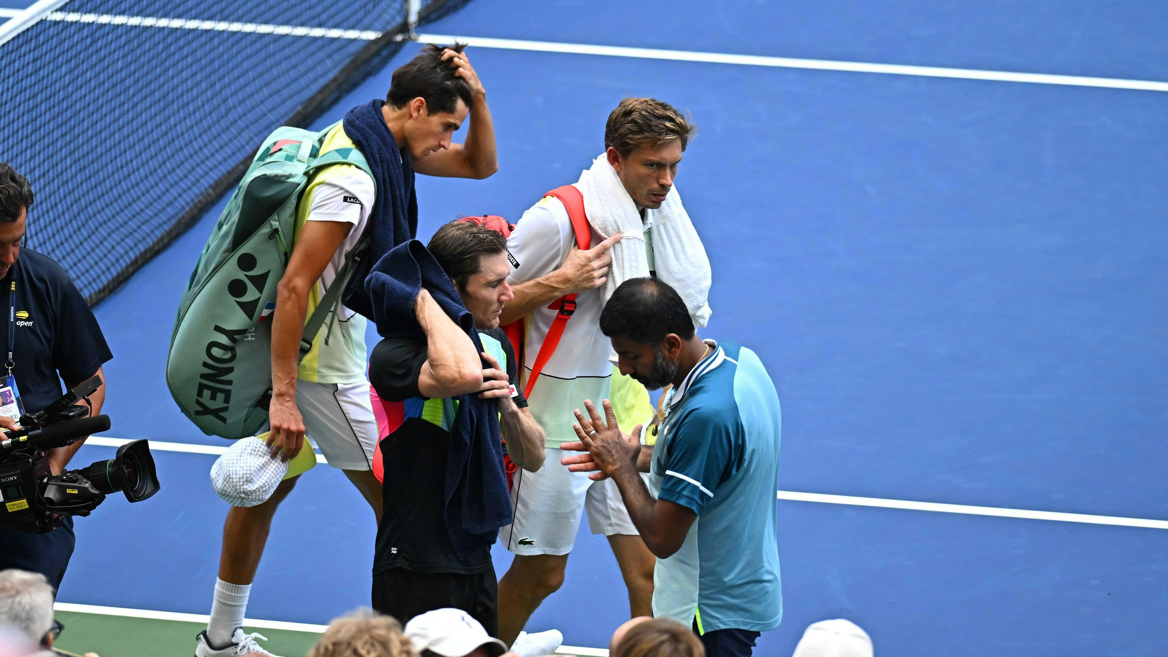 Déçus, Pierre-Hugues Herbert et Nicolas Mahut quittent le tournoi après un très beau parcours.