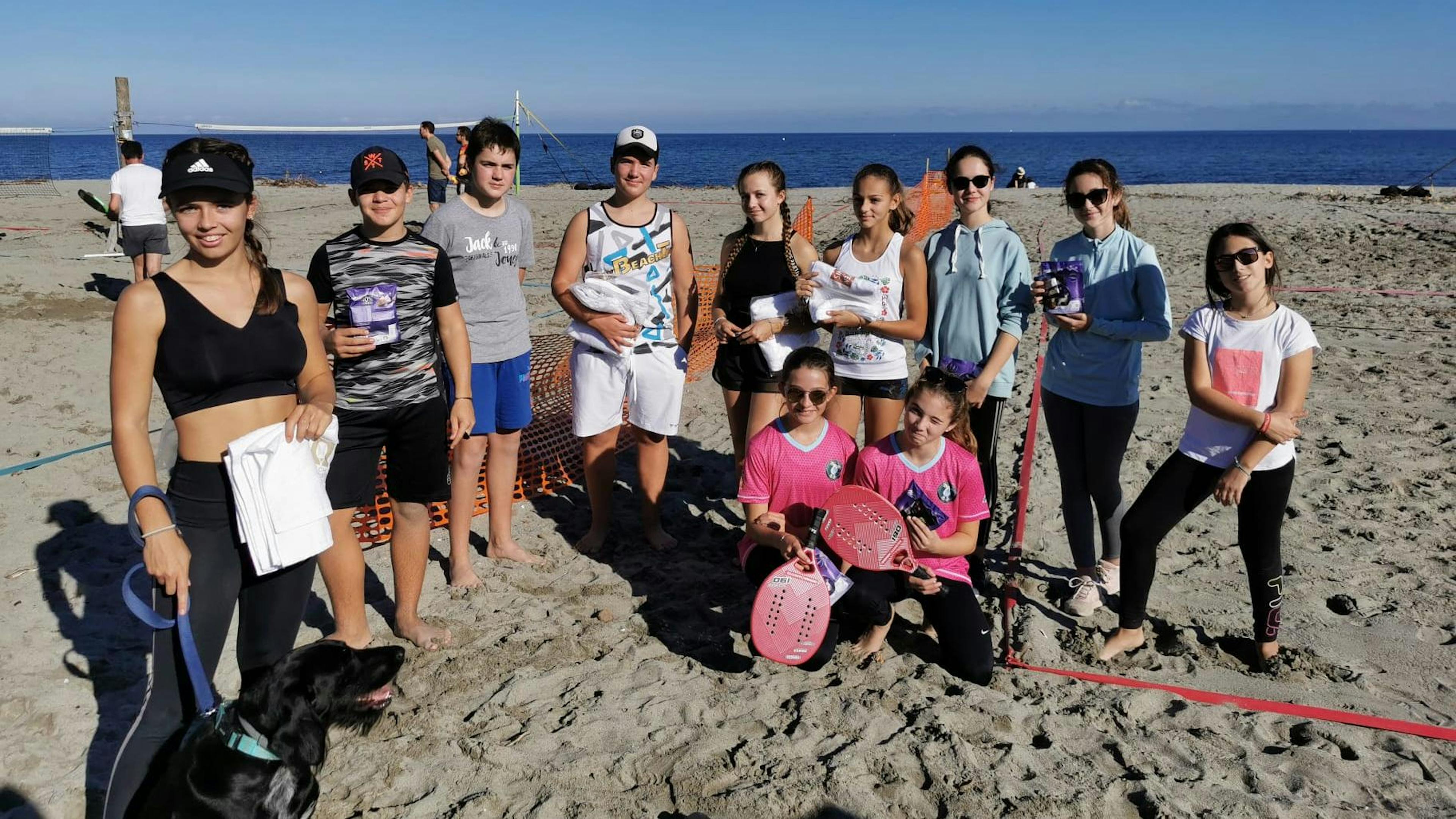 Soleil, sourires, et bonne humeur sur les plages corses.