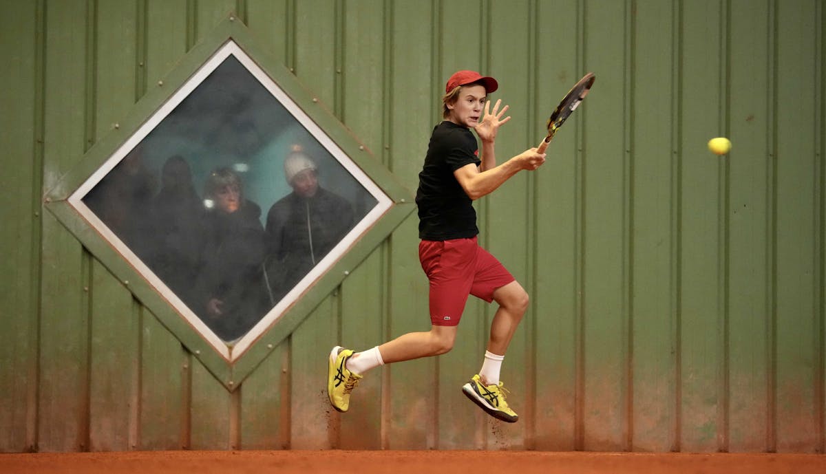 12 ans garçons : Luca Iliescu, le portrait vidéo | Fédération française de tennis