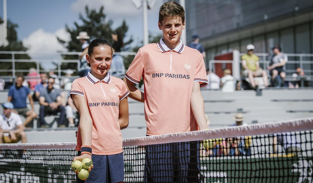 Manon et Clément, ramasseurs en famille | Fédération française de tennis