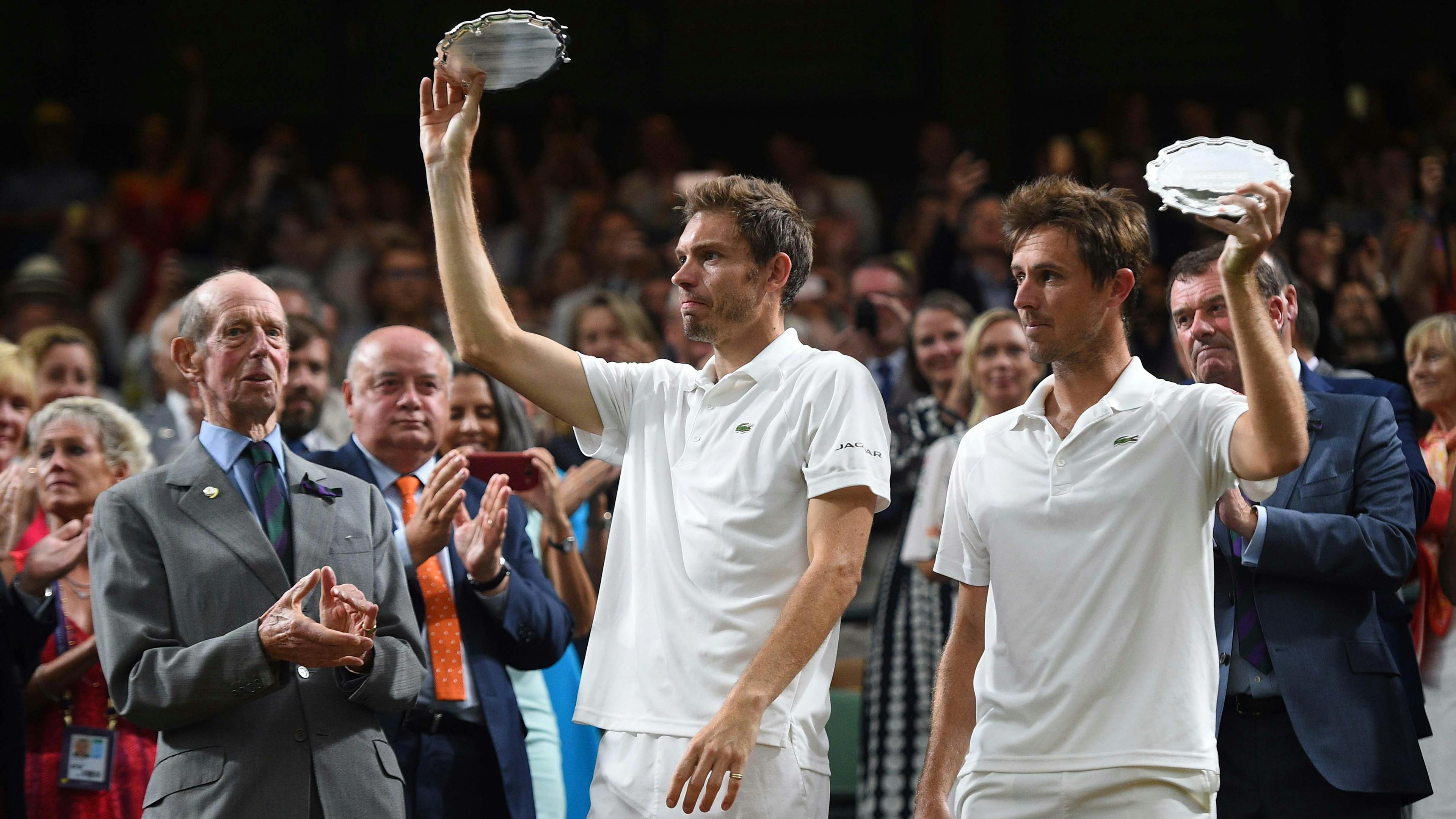 Présentation des trophées de finaliste de Wimbledon 2019.