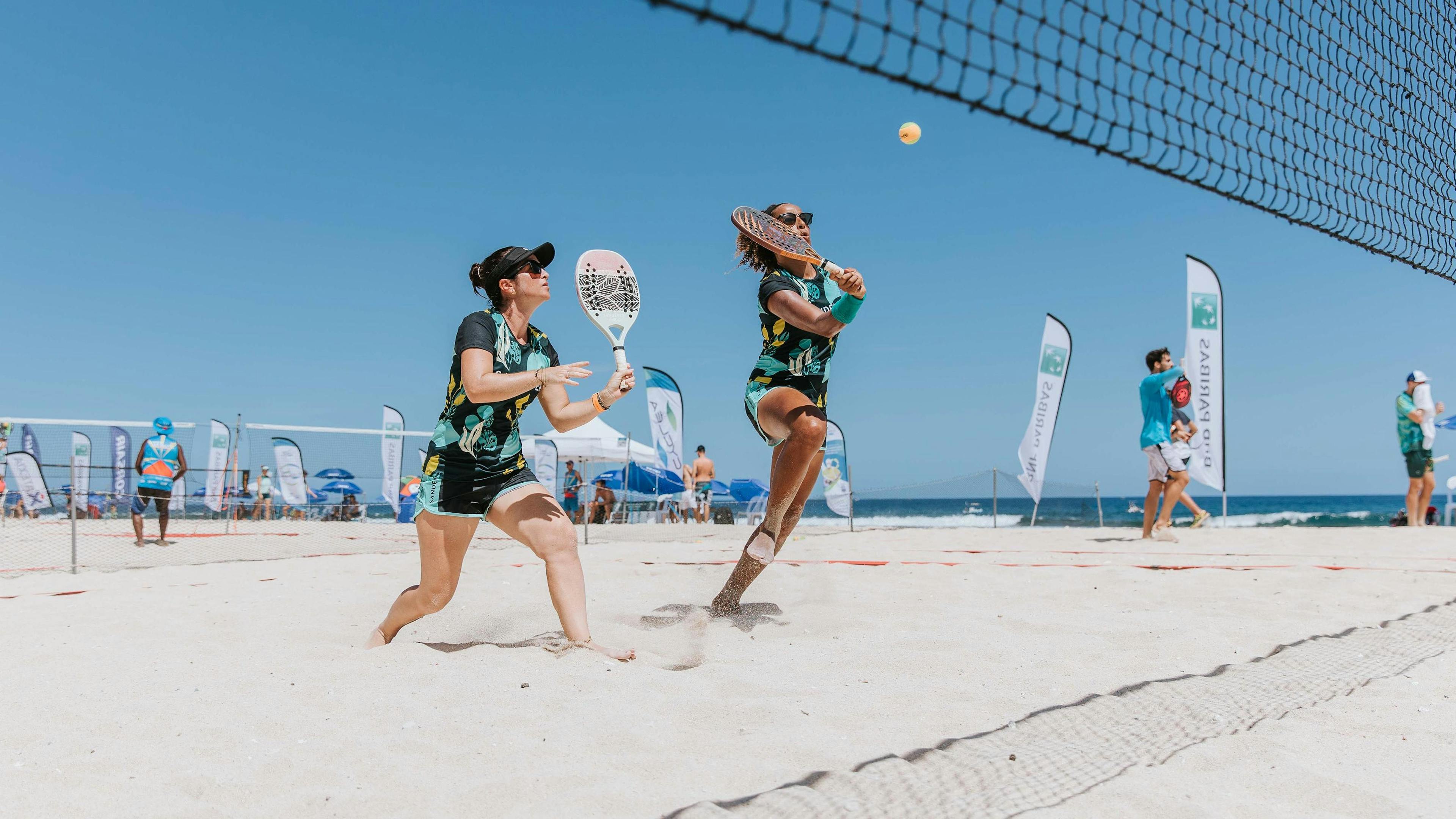 Julia Coll et Elodie Manette battues en quarts.