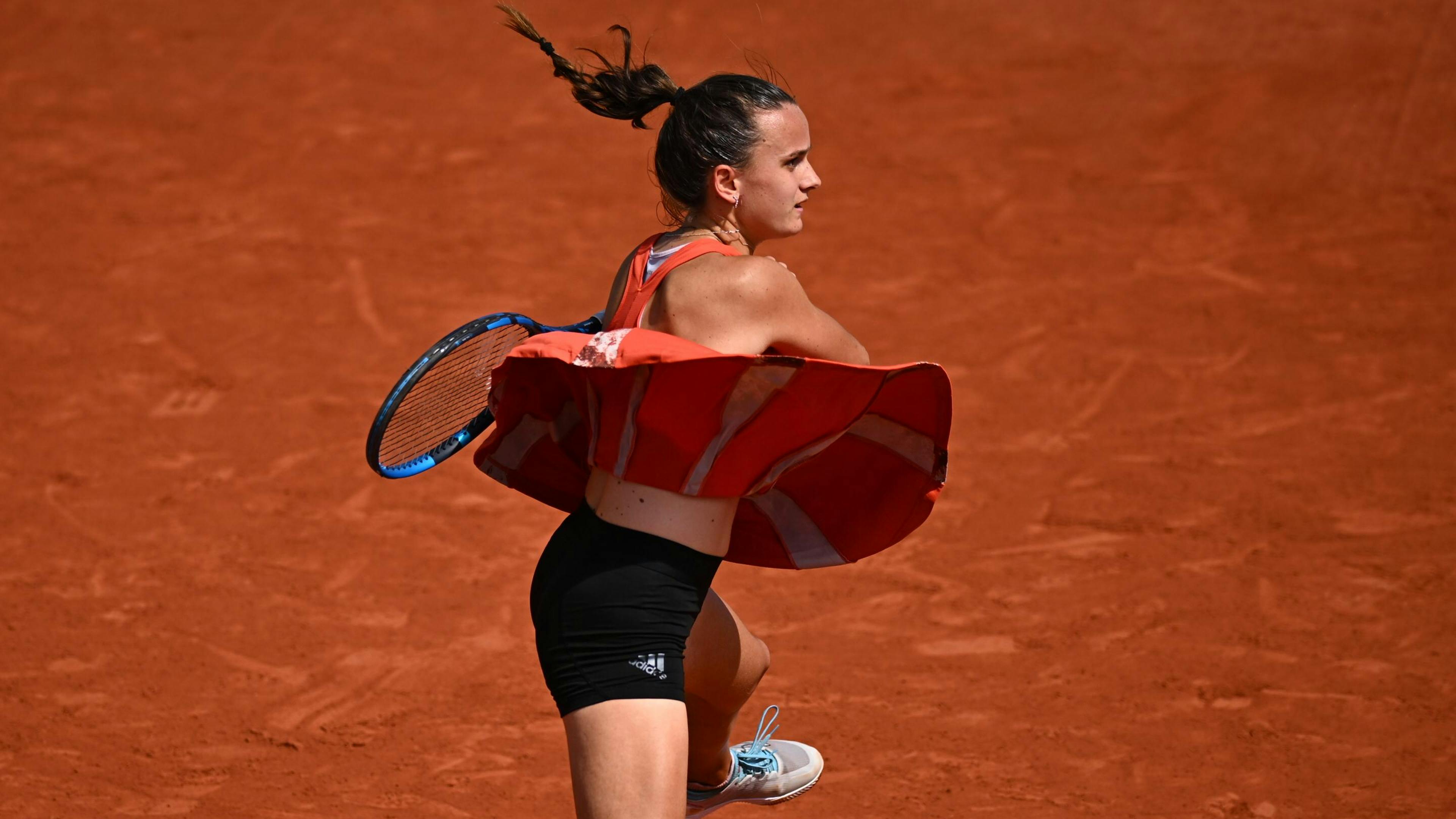 Un joli pas de danse de ballerine pour Clara Burel, mais la Bretonne est éliminée d'entrée...