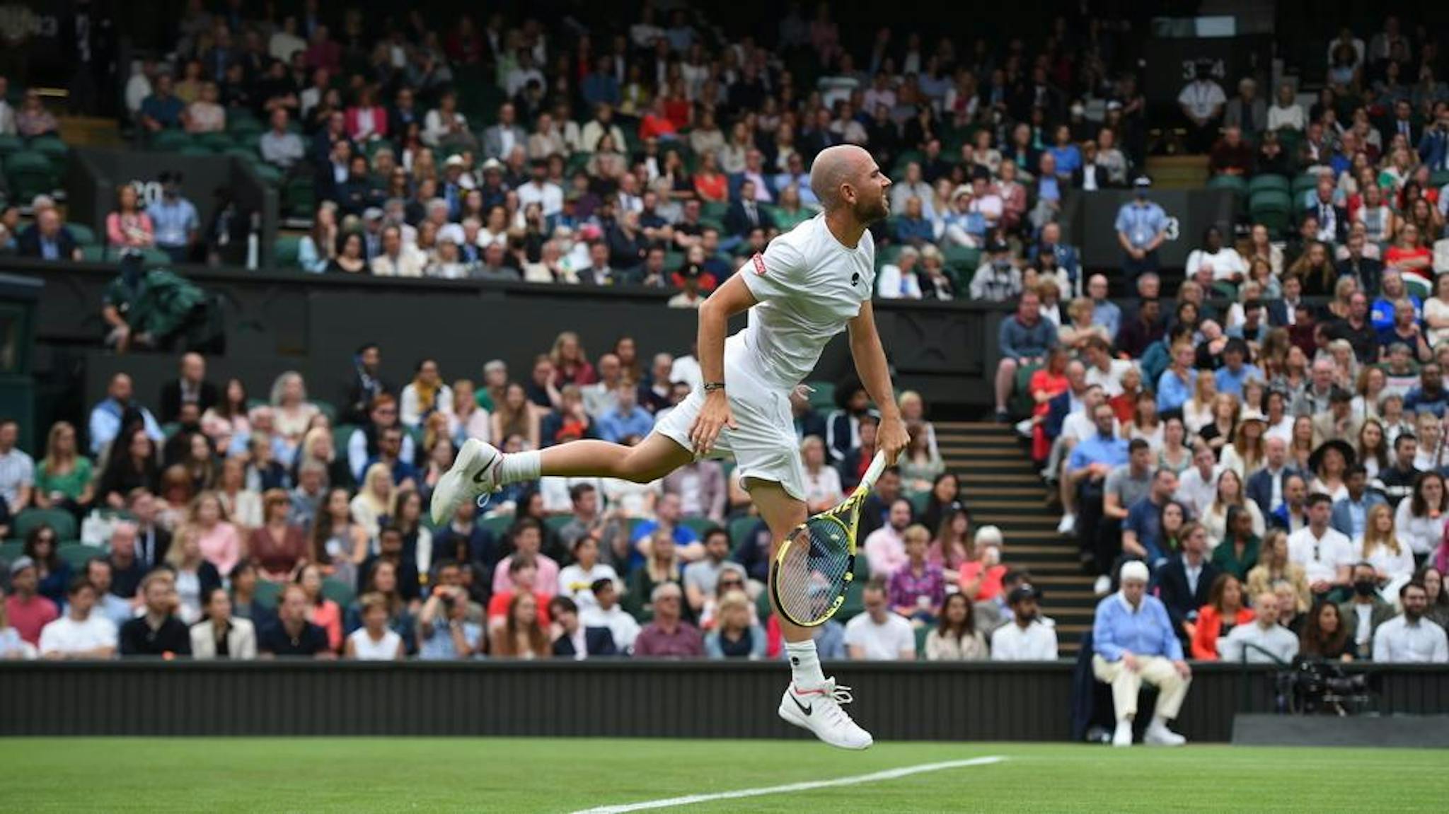 Adrian Mannarino lors de son premier tour perdu contre Roger Federer en 2021.