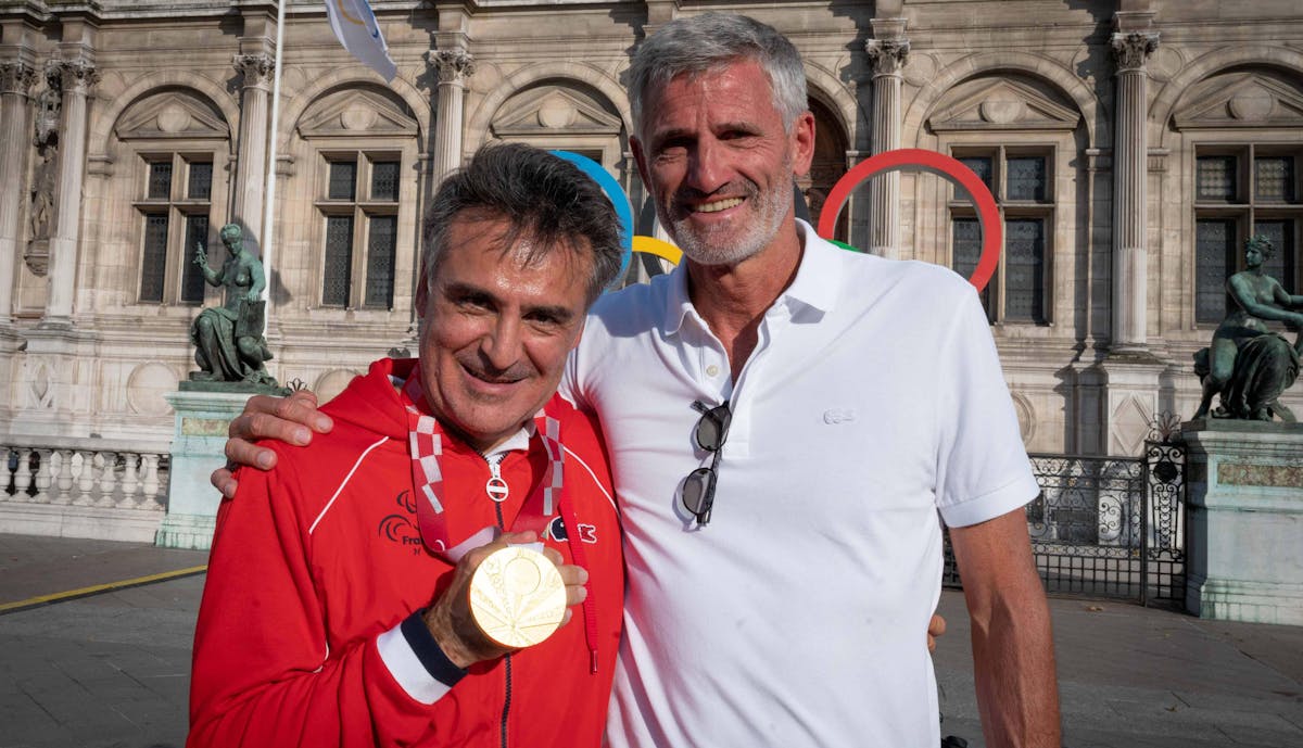 Les médaillés français des Jeux paralympiques de Tokyo ont été reçus par Anne Hidalgo sur le parvis de l’Hôtel de Ville, à Paris. | Fédération française de tennis