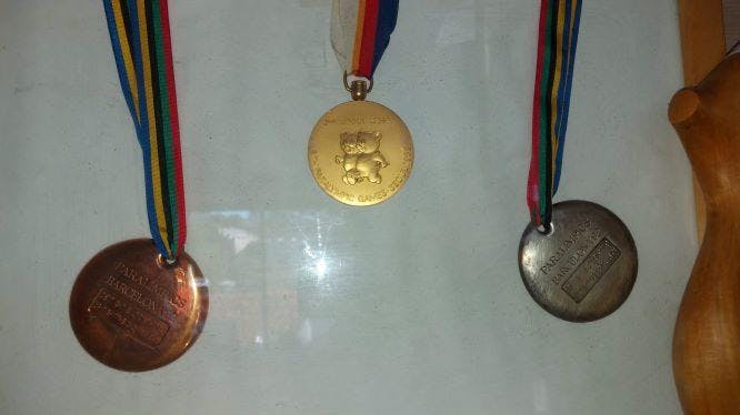 Les trois médailles conquises par Laurent Giammartini.