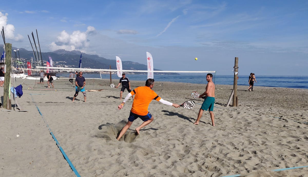 carré beach : Epreuve par équipes : c’est parti ! | Fédération française de tennis