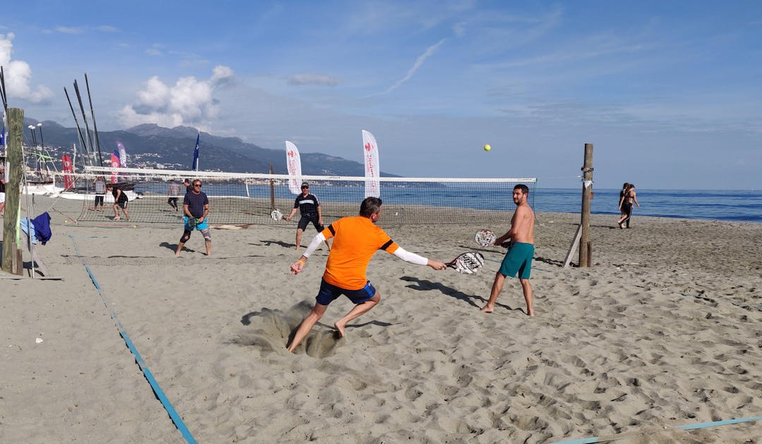 carré beach : Epreuve par équipes : c’est parti ! | Fédération française de tennis