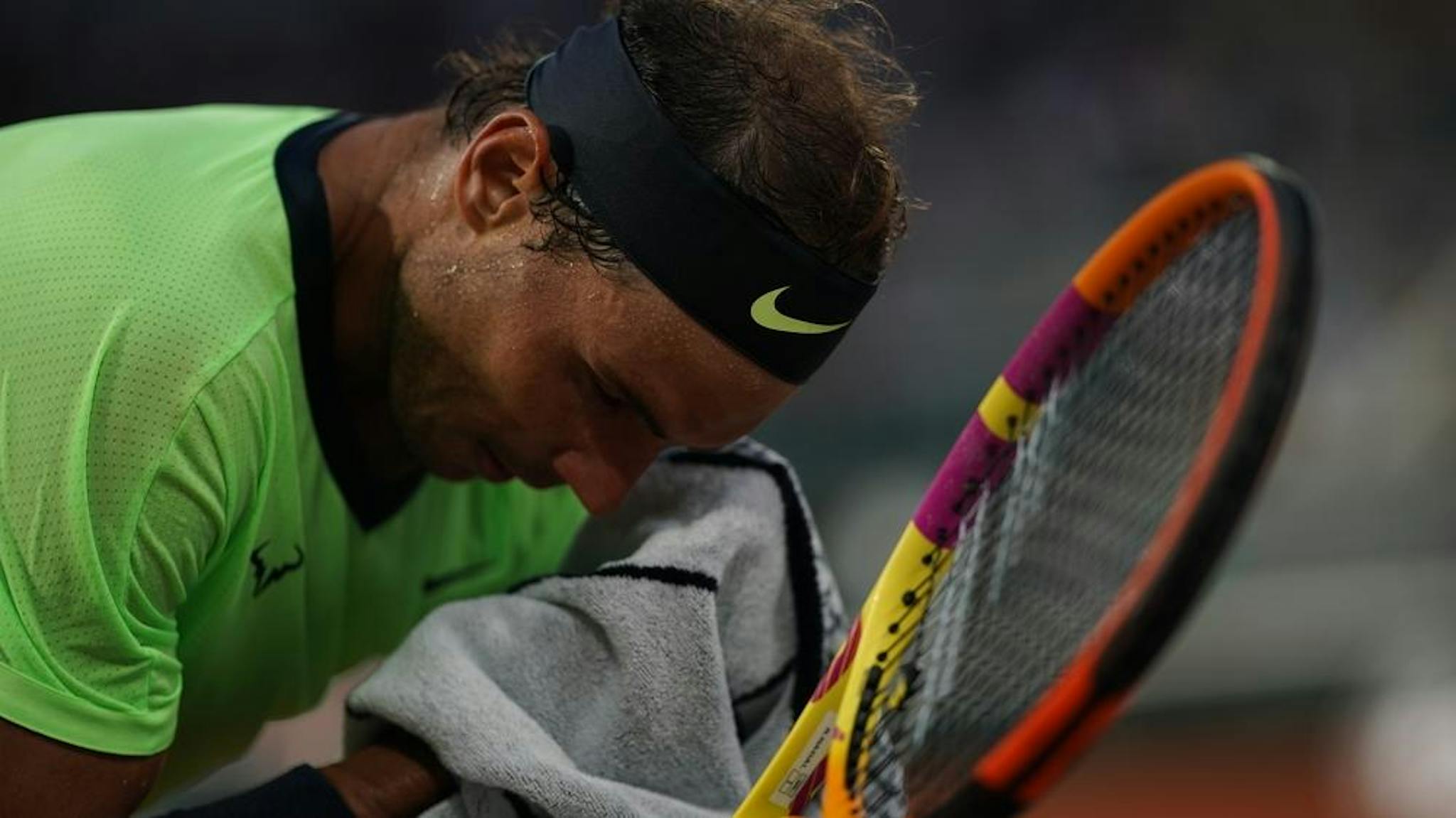 Avant un jeu décisif, faites comme Nadal : concentrez-vous et acceptez la montée de stress.