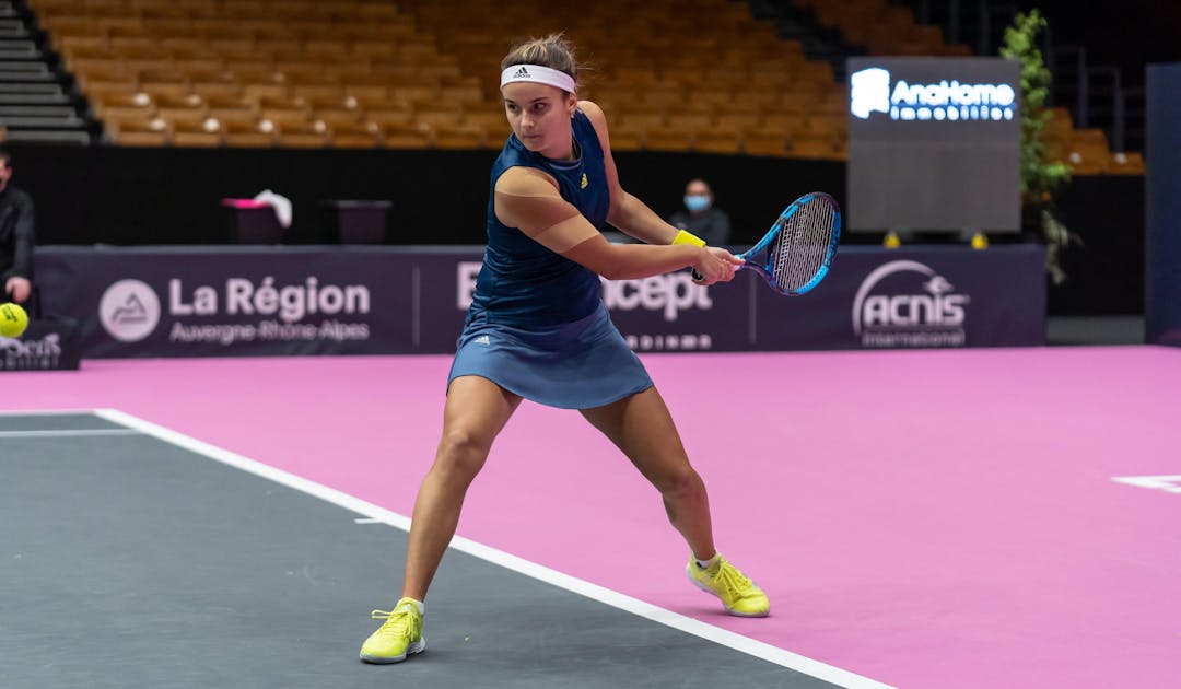 WTA Lyon : Clara Burel élimine Alizé Cornet, Fiona Ferro accède aux quarts de finale | Fédération française de tennis