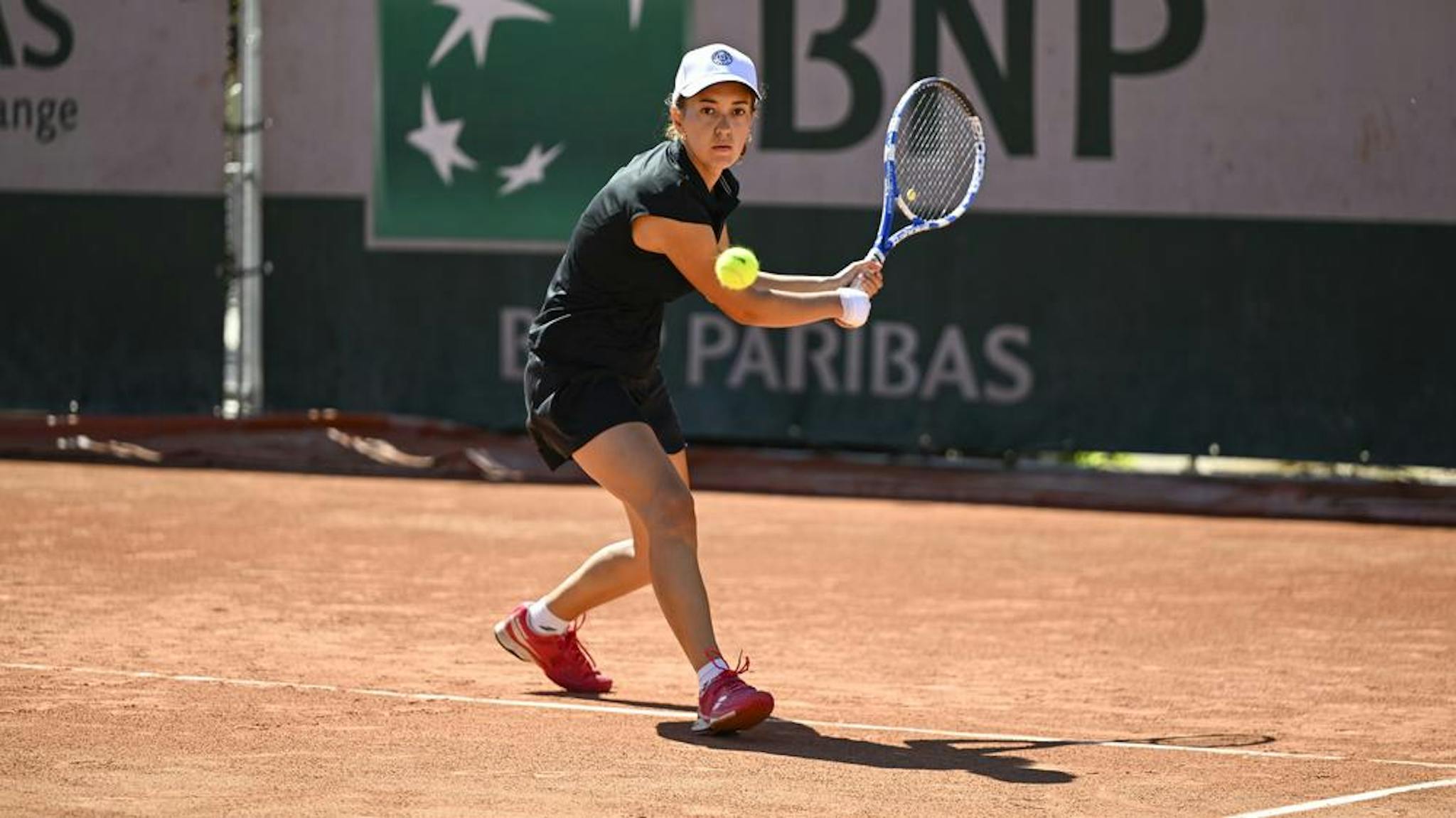 Coline Bonnard a sauvé une balle de match en quarts avant de maîtriser sa finale.