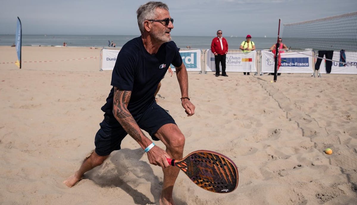 Carré beach - Gilles Moretton : "Pas seulement un sport de plage" | Fédération française de tennis