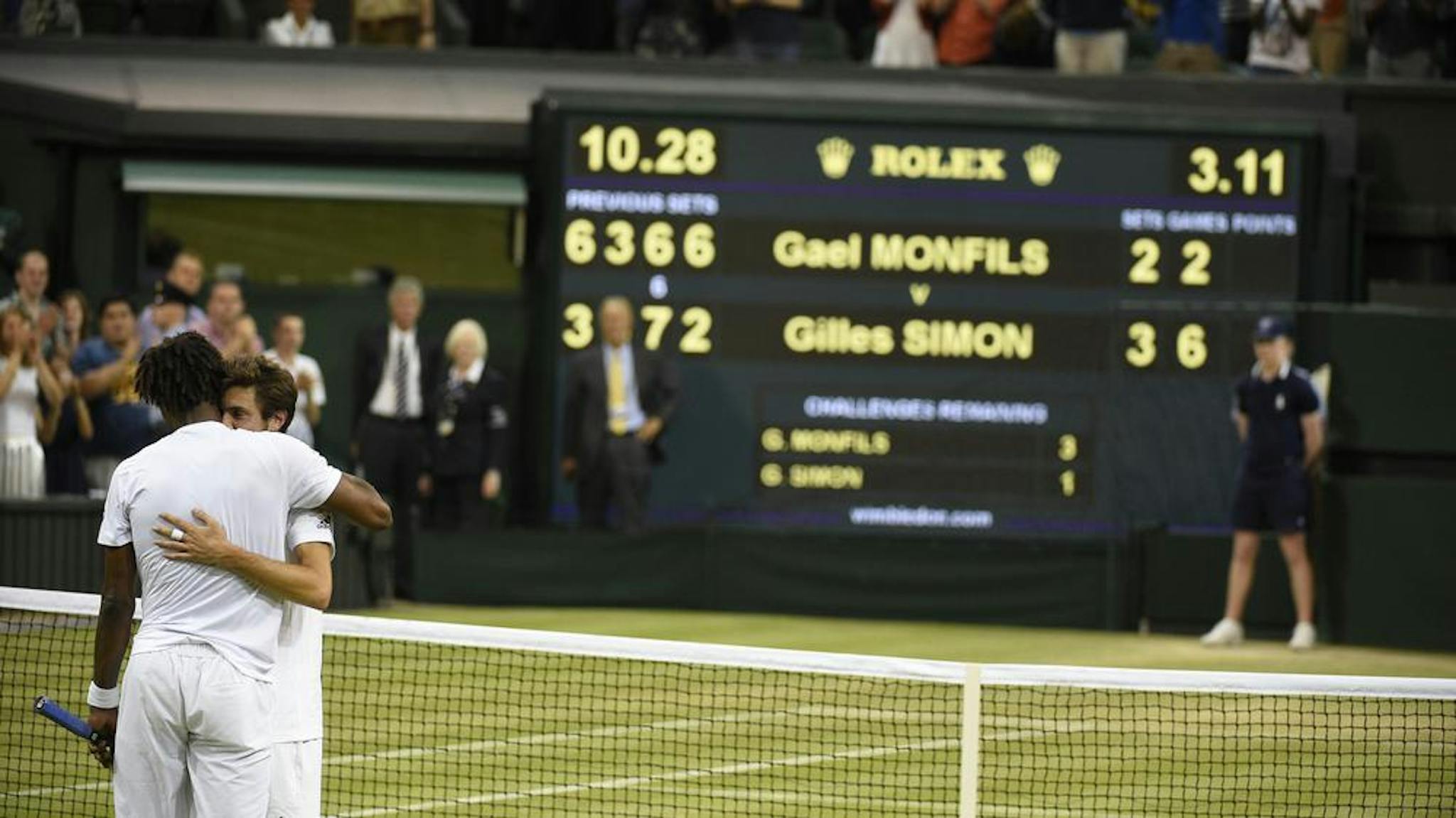 Les matchs entre les amis Gilles Simon et Gaël Monfils ont souvent été longs, et souvent en faveur de "Gilou" (7-3), qui s'est appuyé sur ses fondamentaux tactiques, comme ici à Wimbledon en 2015.